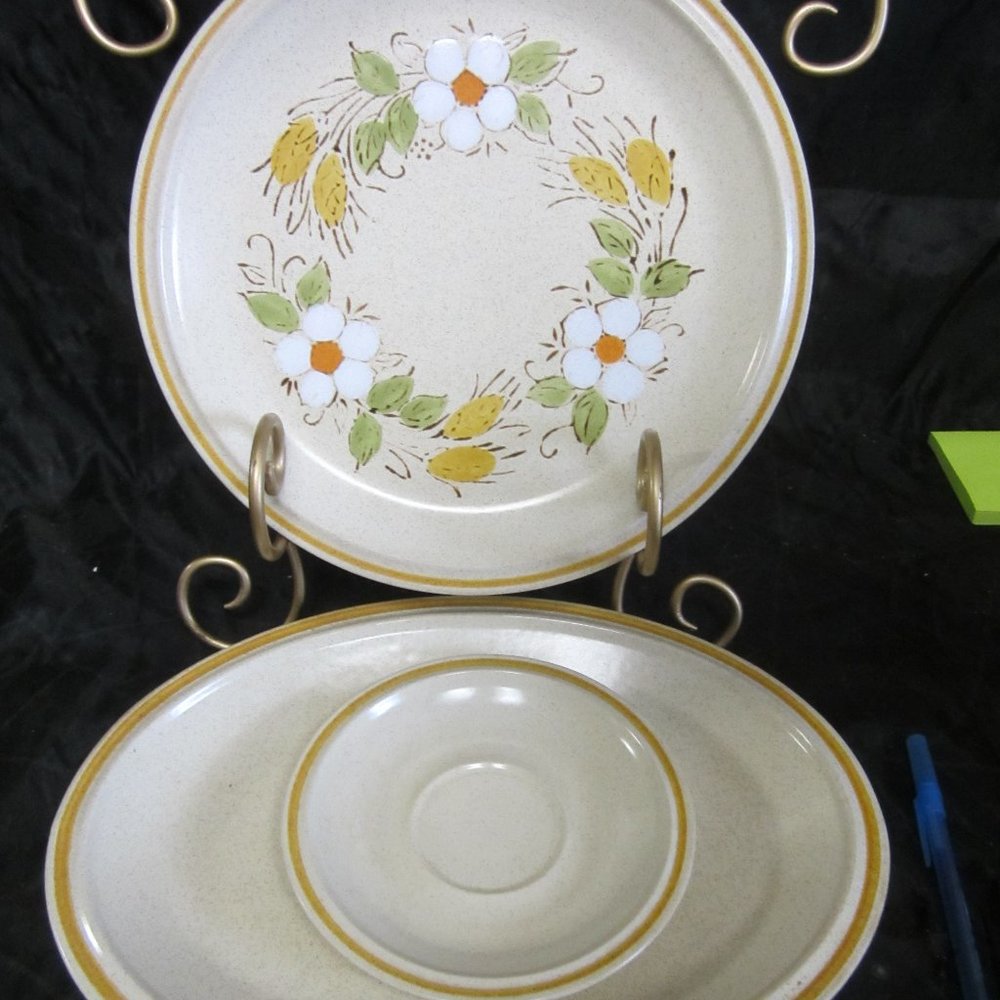 VTG 70'S HEARTHSIDE GARDEN FESTIVAL STONEWARE, JAPAN, PIECES $25 Details Conditi